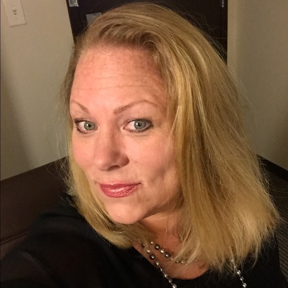 Meet your Posher, Kristin - Picture 3 of 3