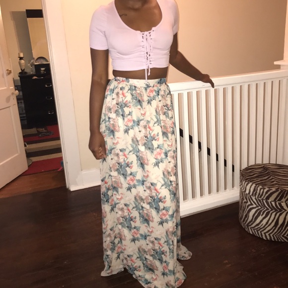 Only S Left❗️Top & Maxi Skirt Set 🌸 - Picture 2 of 5