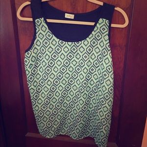 Geometric pattern top