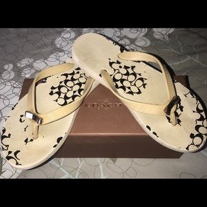 ☀️COACH Summer Flip Flops☀️