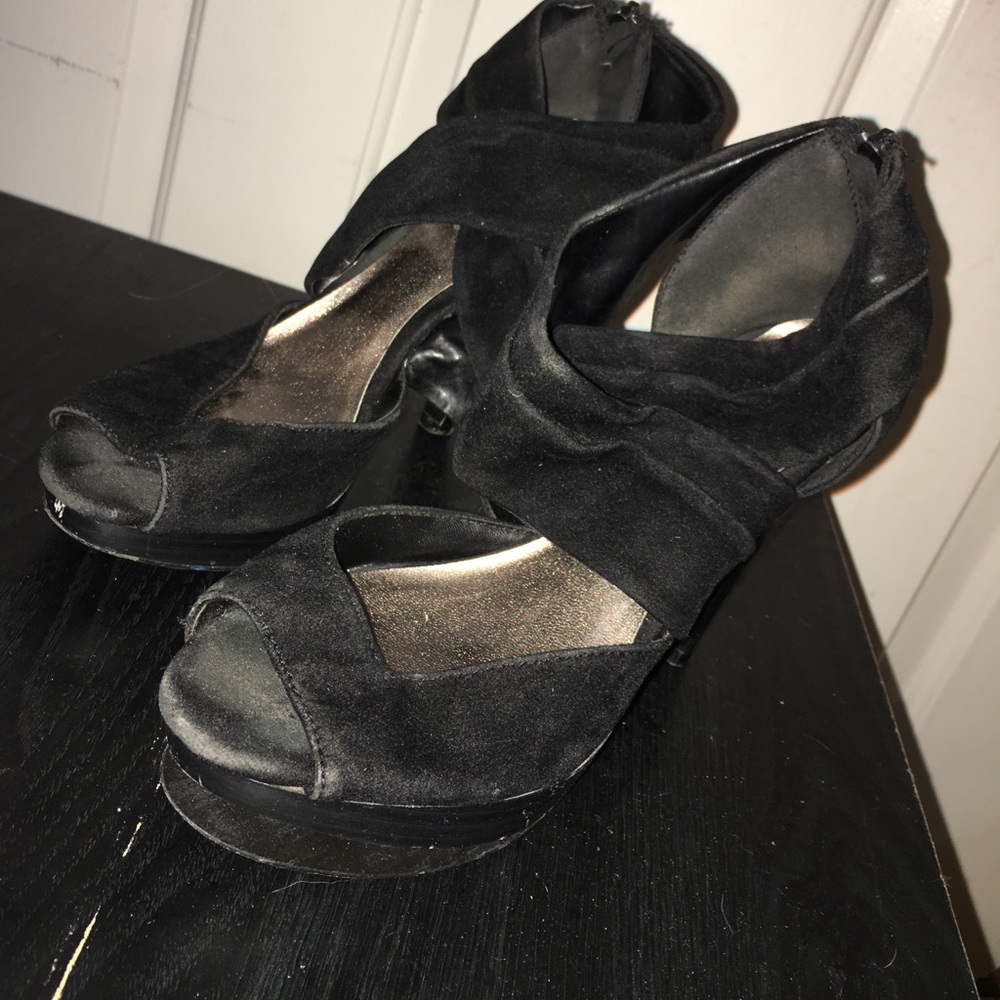 Black velvet zipper up booties