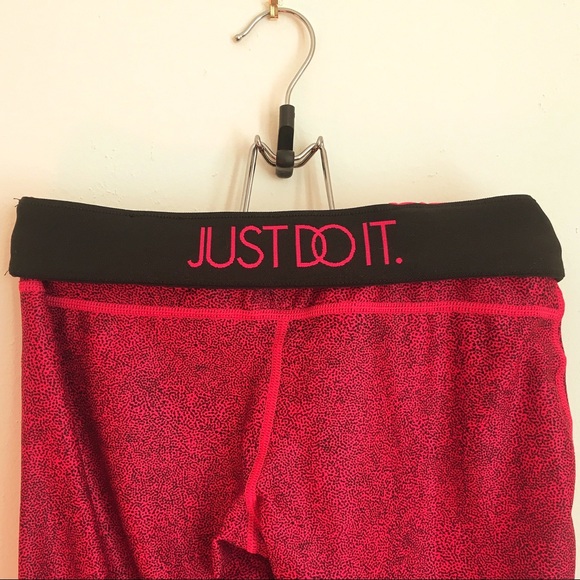 Nike Dri-fit Capri Workout pants - Picture 5 of 5