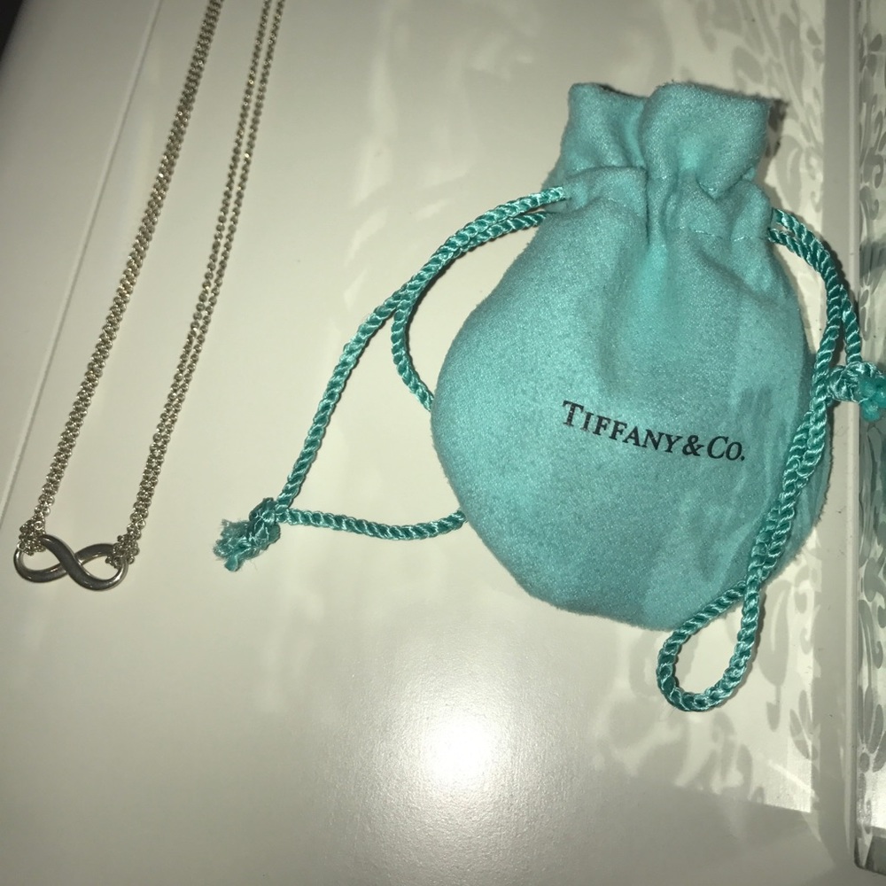 *SALE* TIFFANY INFINITY NECKLACE