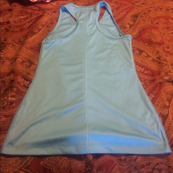 Nike top - Picture 2 of 3