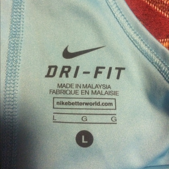 Nike top - Picture 3 of 3