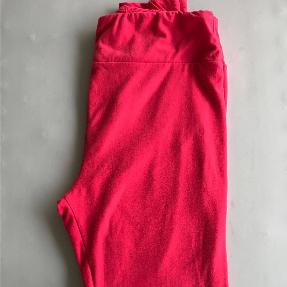 Raspberry pink leggings