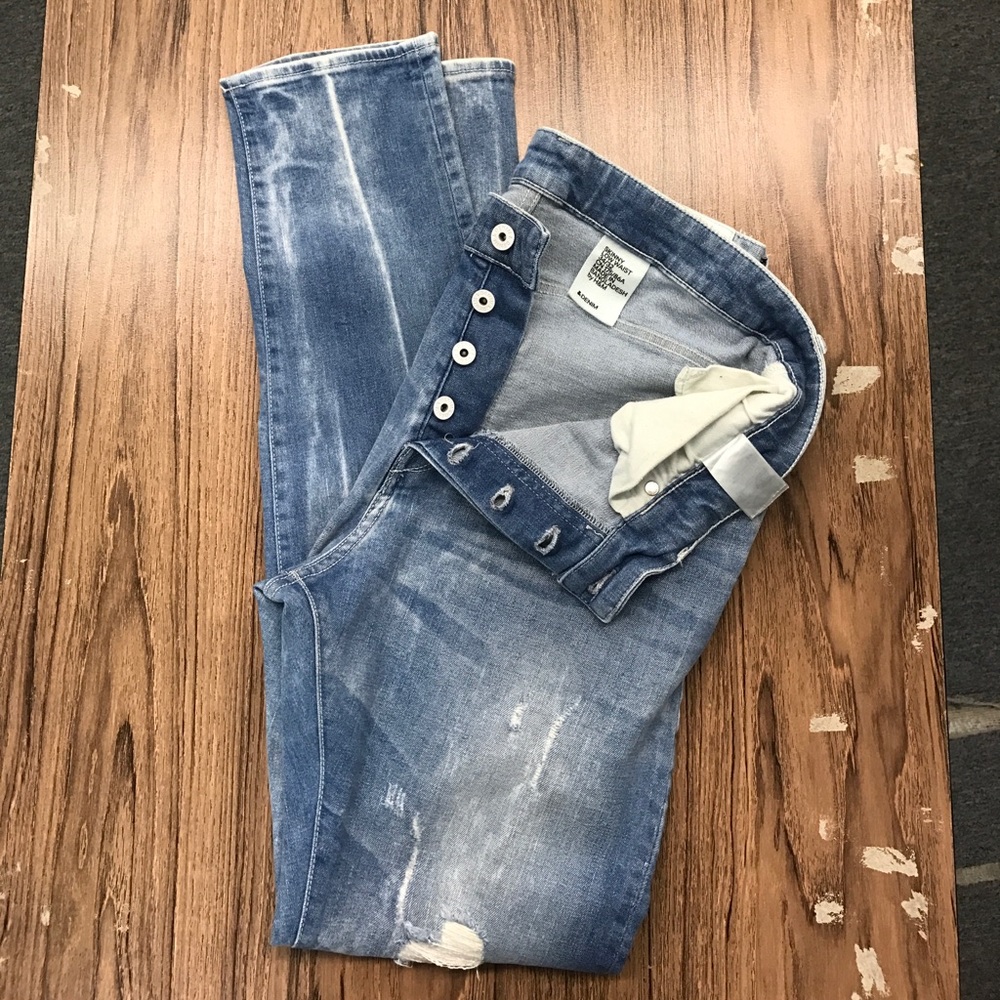 H&M distressed skinny jeans