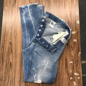 H&M distressed skinny jeans