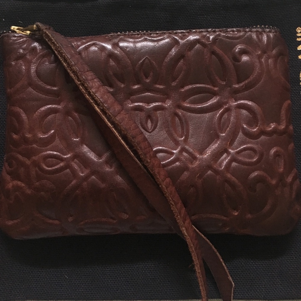 Gabrielle Pouchette- Earth