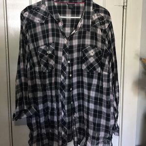 Plaid studded shoulder shirt