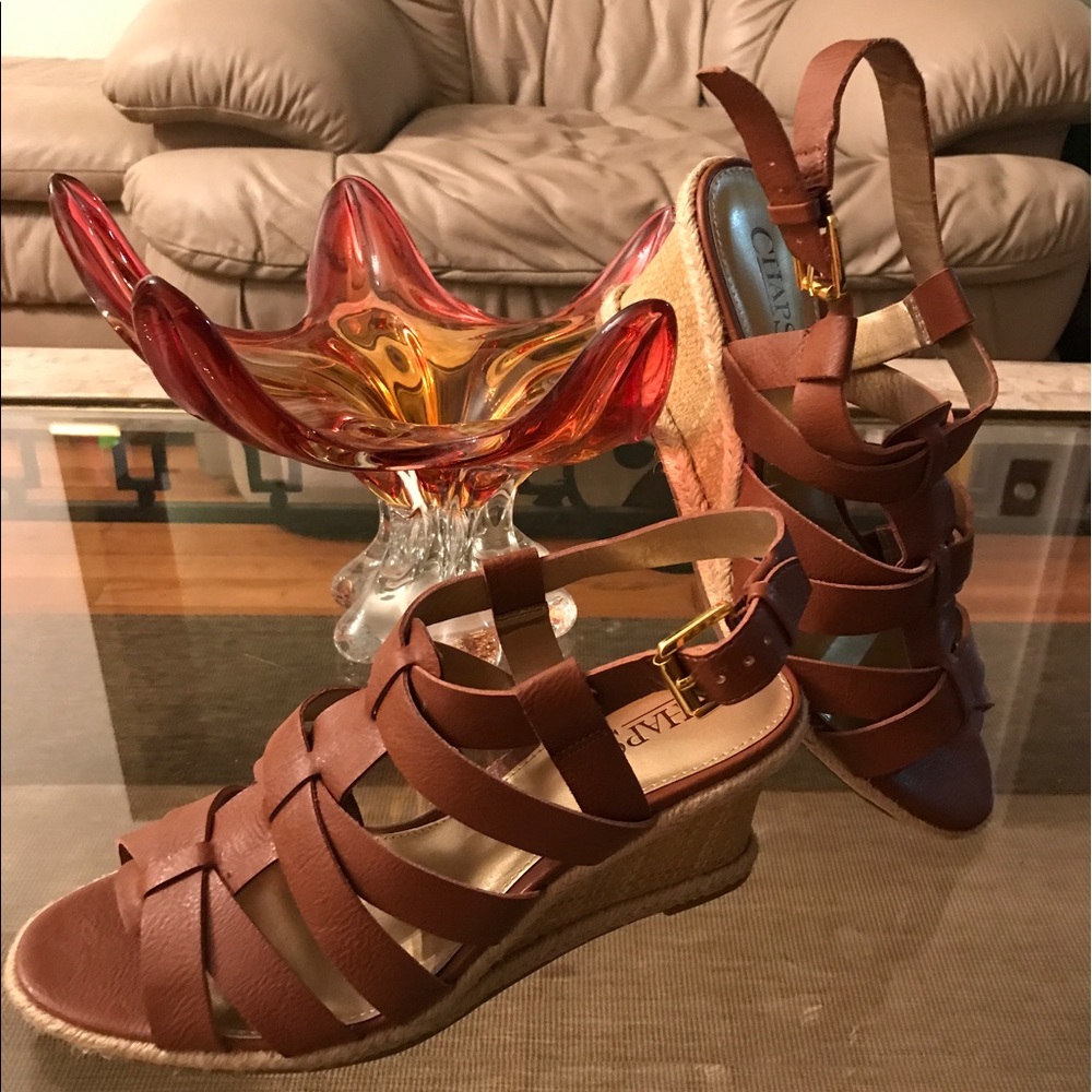 Cute pair of Chaps Wedges 🌻