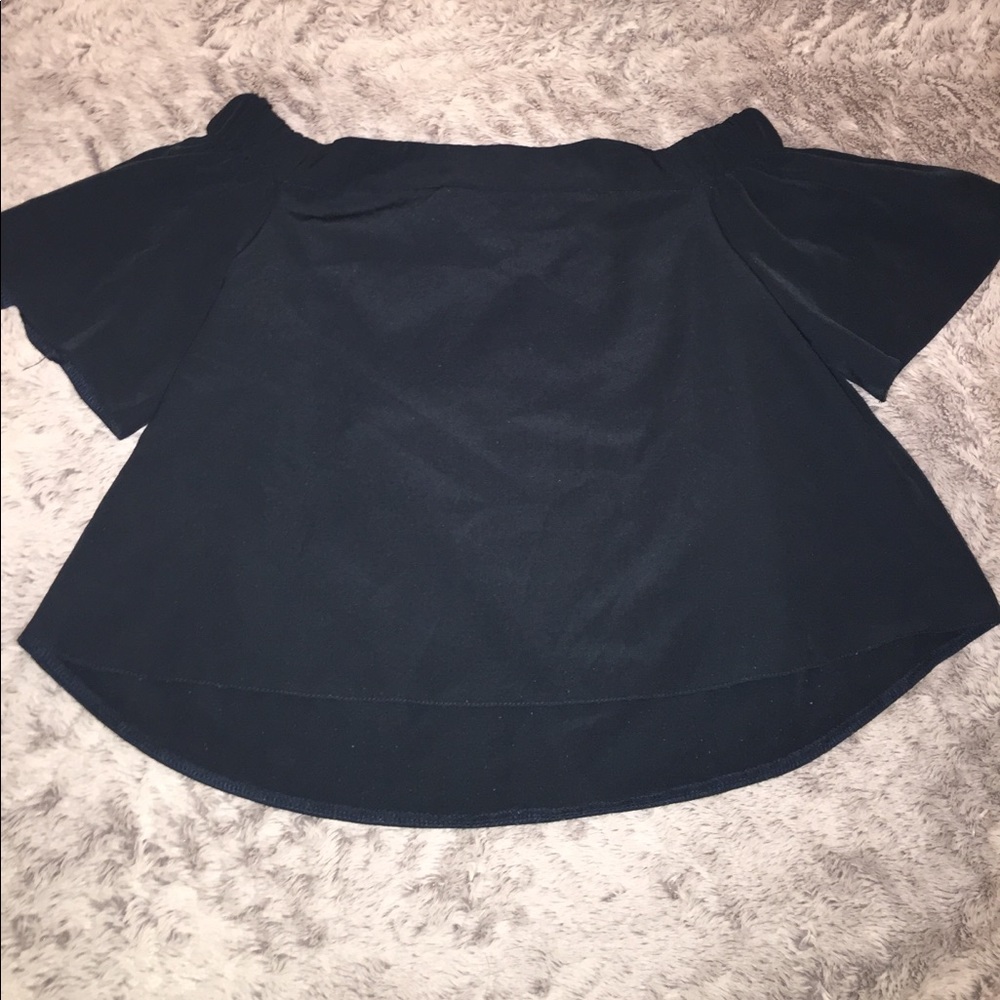 Off-the-shoulder Top
