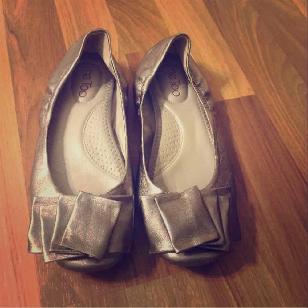 Women's Me Too Flats NWOT