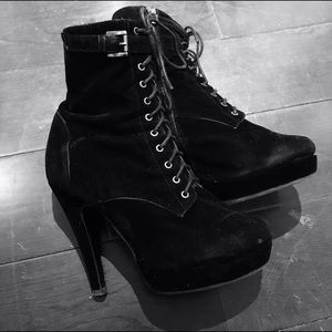 🖤 Velour Vintage High Heel Boots size 8 🖤