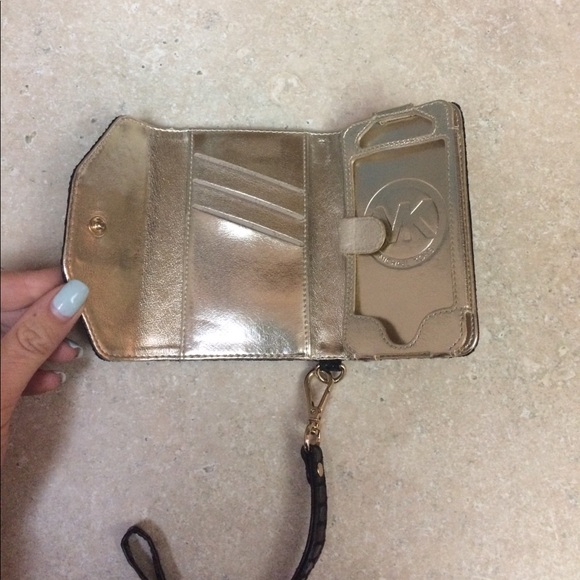 Michael Kors iPhone 4s wallet & phone holder - Picture 2 of 3