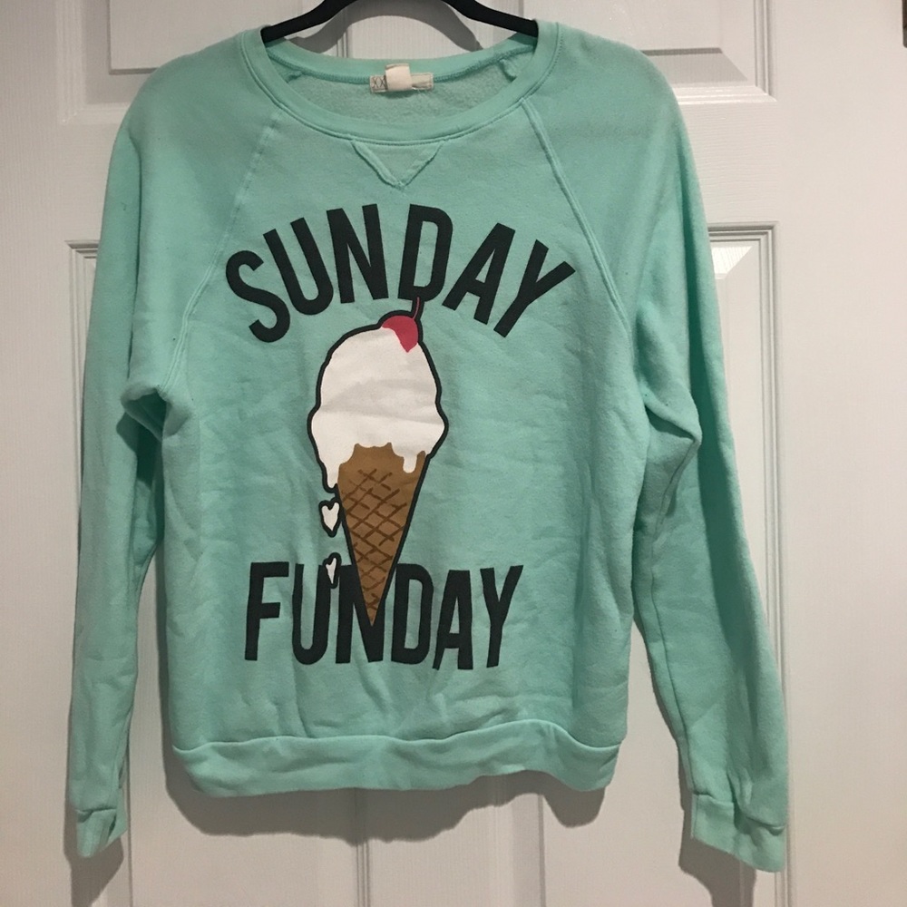 Light green fun crew neck