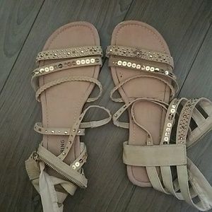 gold/tan gladiator sandals