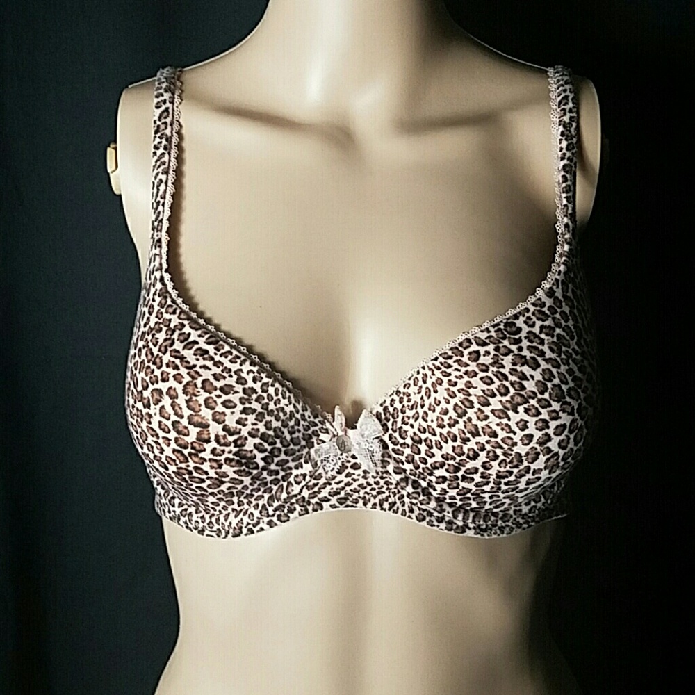 Victorias secret memory foam cheetah print 32D bra