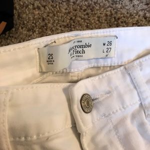 white abercrombie jeans!!