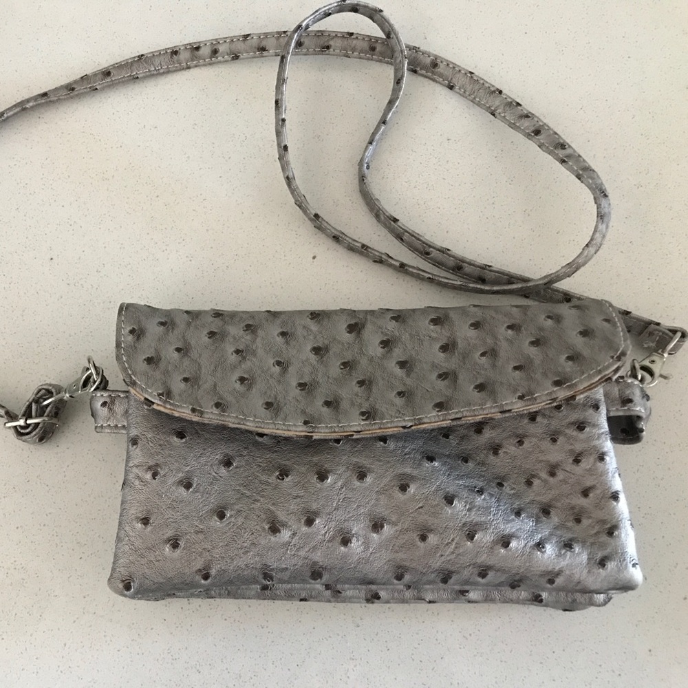 Crossbody with lots of compartments!