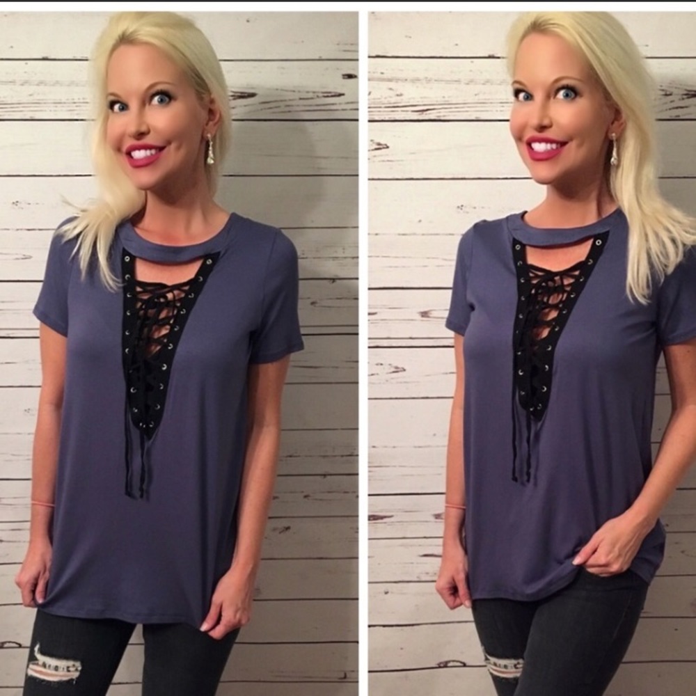 LAST 1! 💕Gorgeous blue and black front tie top! - Picture 2 of 4