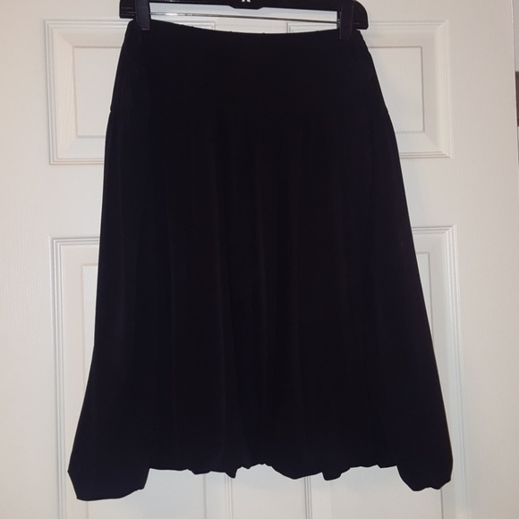 Skirt - Picture 1 of 2