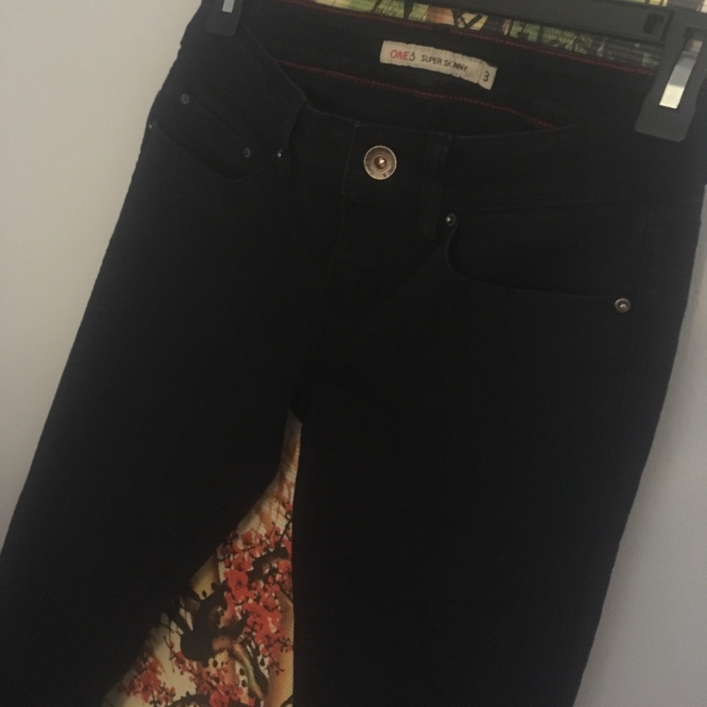 Black Skinny Jeans