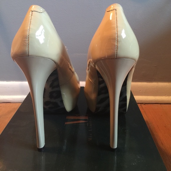 ‼️SALE‼️Nude Platform Heel - NEVER WORN - Picture 4 of 6
