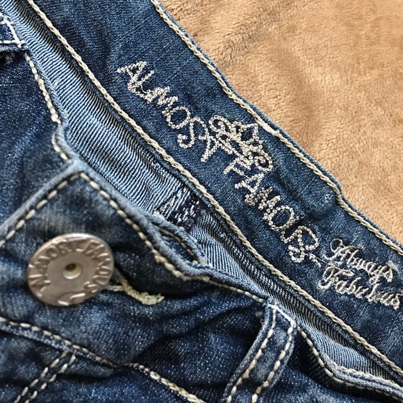 ⚠️SOLD⚠️Lace jean shorts - Picture 3 of 5