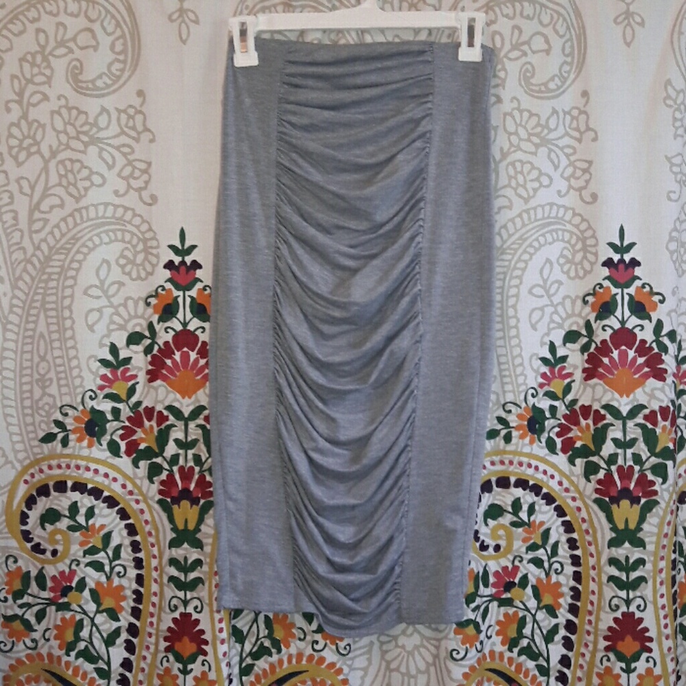 grey pencil skirt