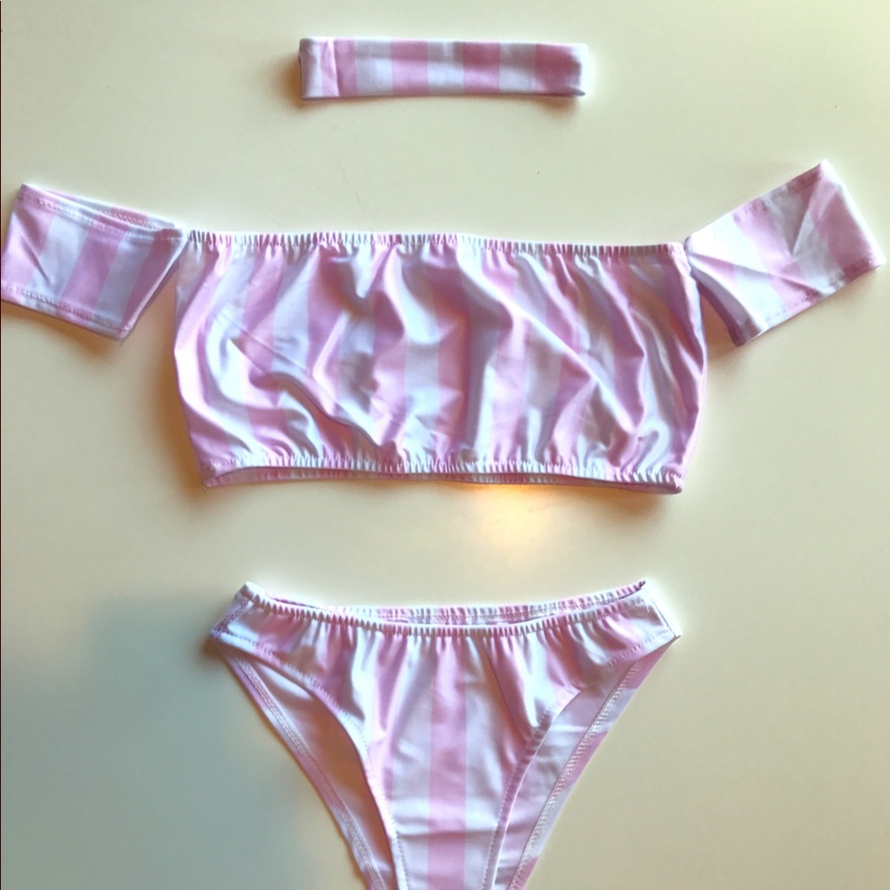 Swimsuit - Picture 2 of 3