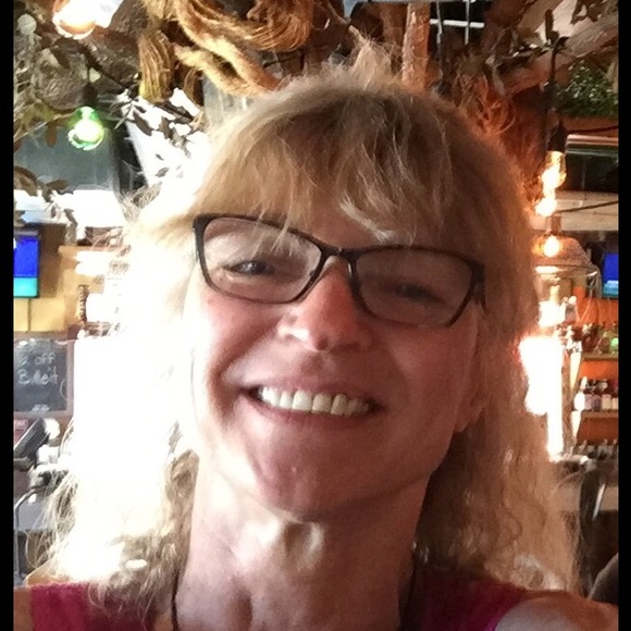 Meet your Posher, Kathy - Picture 1 of 1