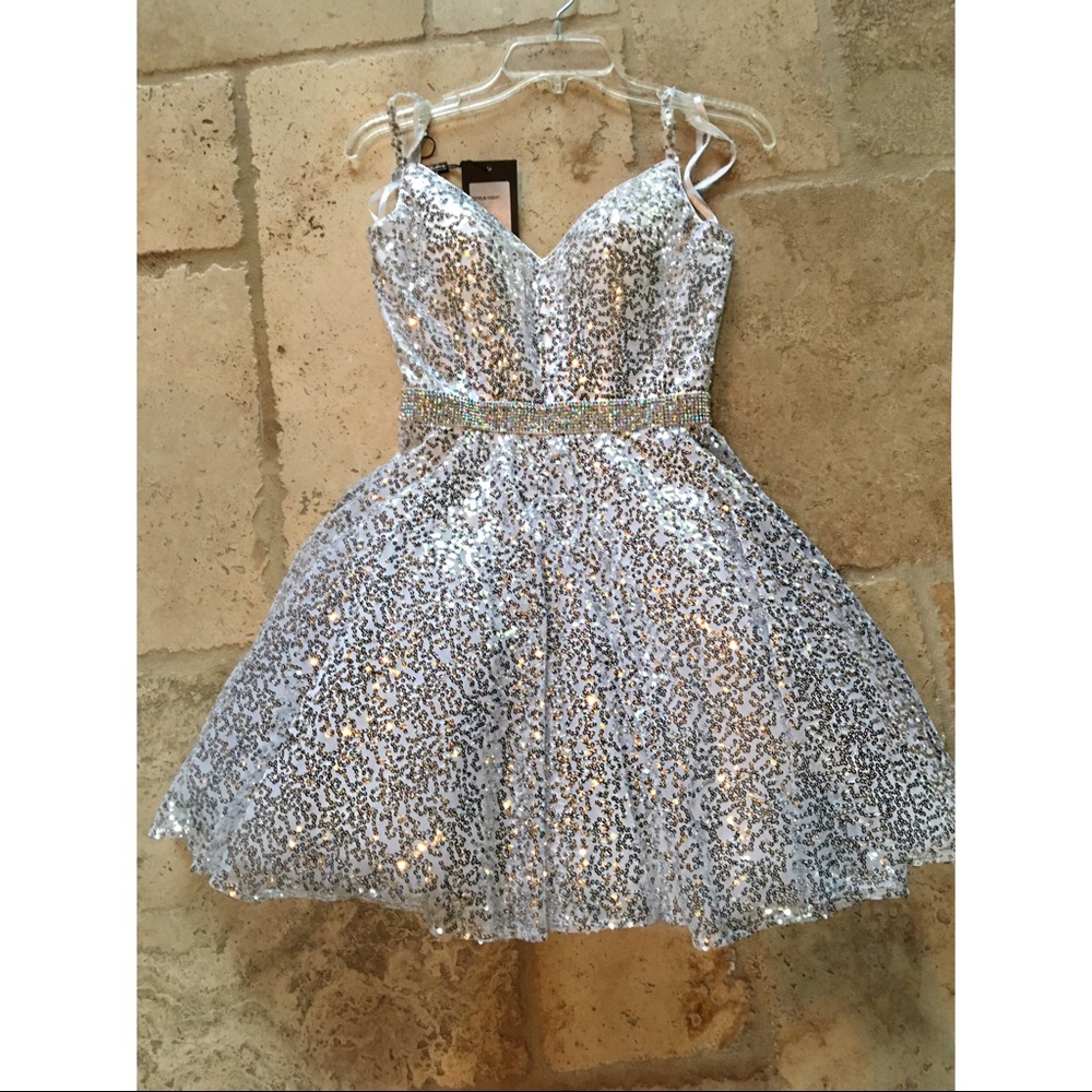 NWT Sequin La Femme Homecoming Dress ✨