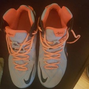 Lebron 12 Easter Edition