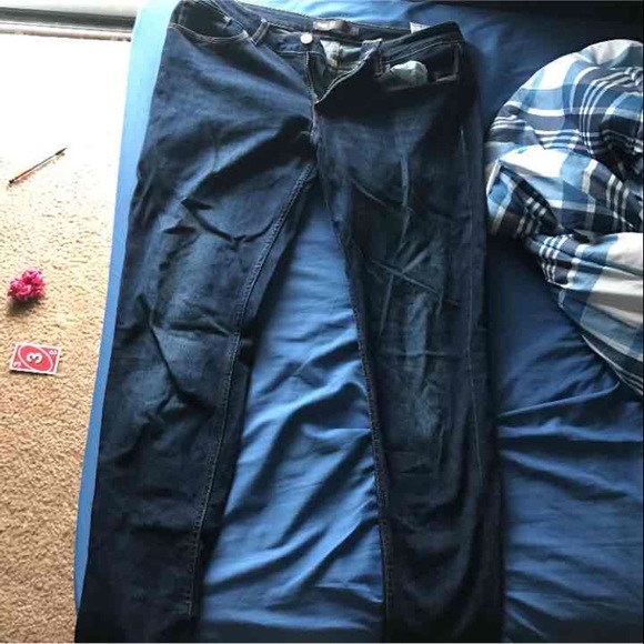 Levi Skinny Jeans - Picture 1 of 4