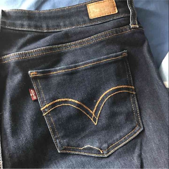 Levi Skinny Jeans - Picture 4 of 4