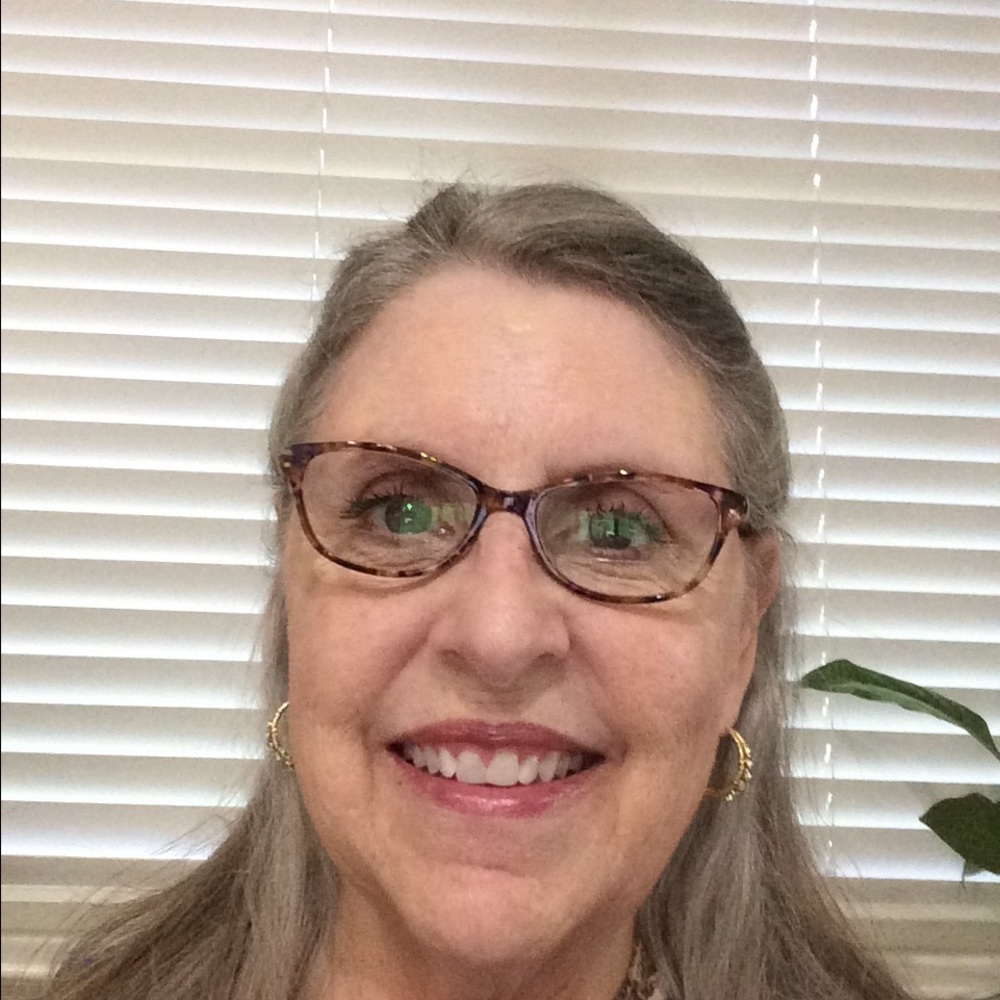 Meet your Posher, Carmela