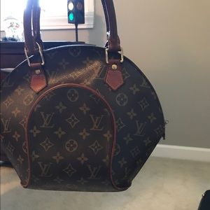 Authentic Louis Vuitton purse