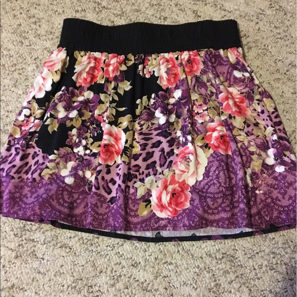 Floral skirt - Picture 1 of 1
