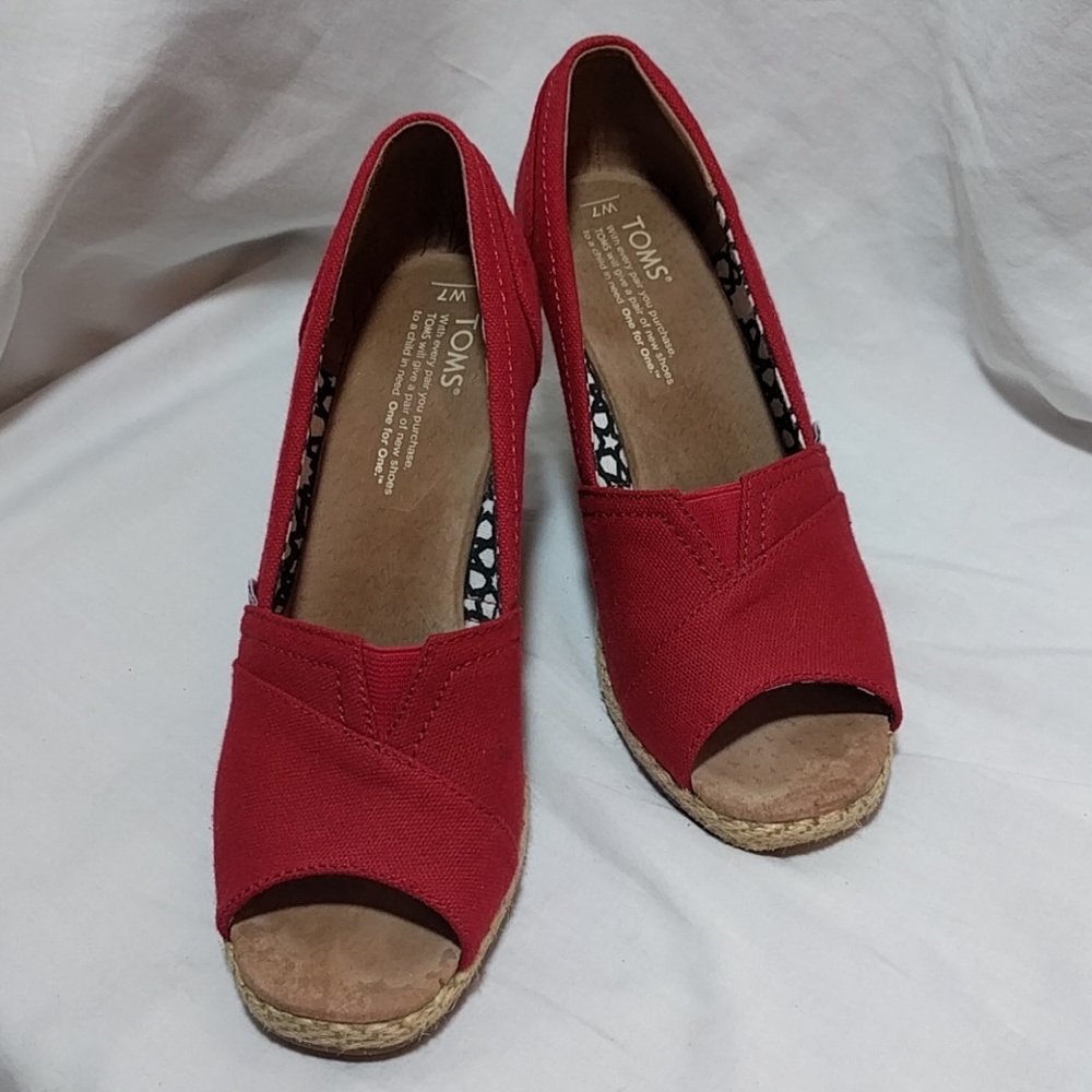 TOMS red canvas wedge heels