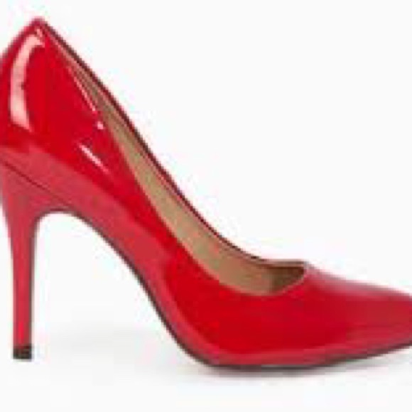 TOBI Red Pumps - Picture 1 of 2