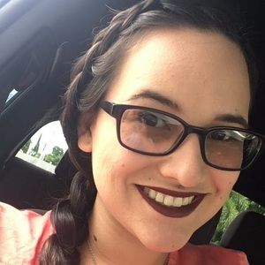 Meet your Posher, Gabriela