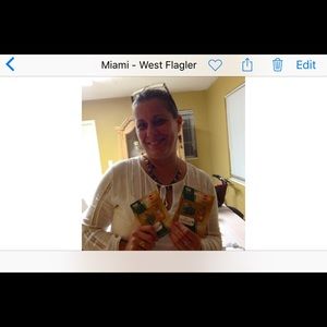 Meet your Posher, Ivis