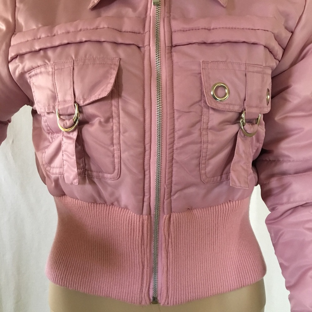 Nw0T BeAuTiFul PinK PuFfEr - Picture 5 of 11