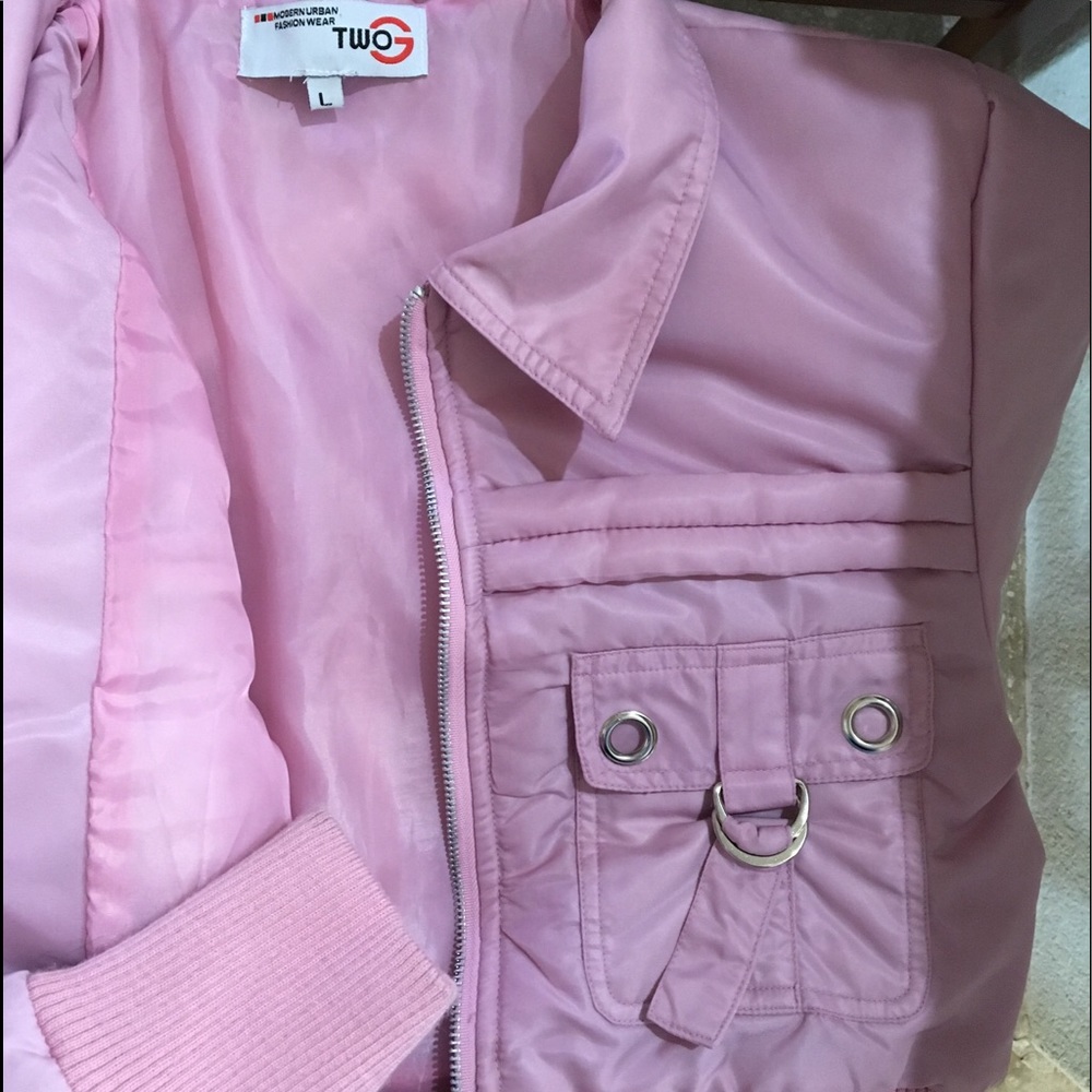 Nw0T BeAuTiFul PinK PuFfEr - Picture 7 of 11