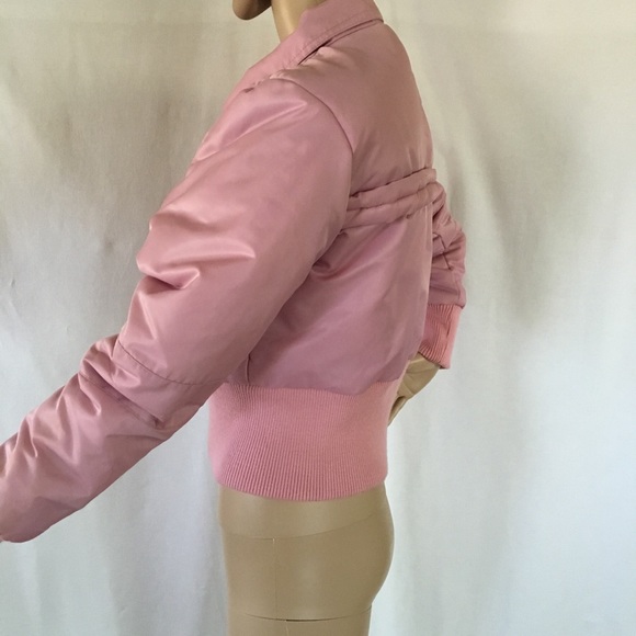 Nw0T BeAuTiFul PinK PuFfEr - Picture 5 of 11