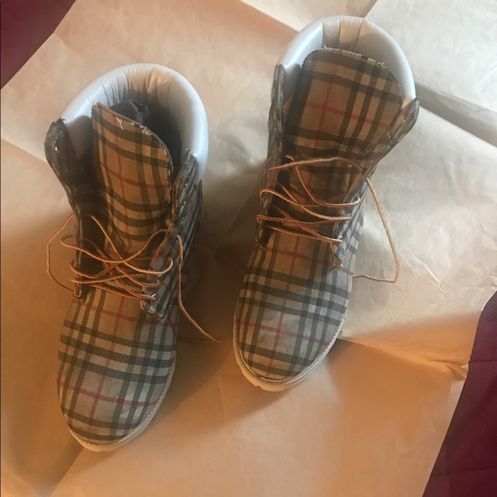 Custom Burberry Timberland