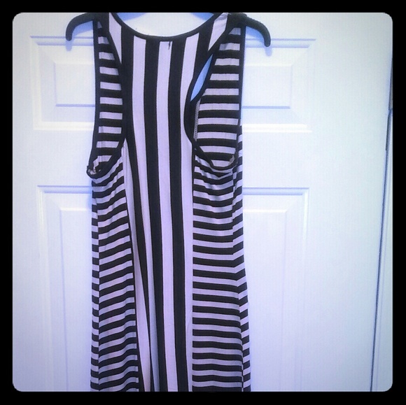 Dresses & Skirts - Summer Dress