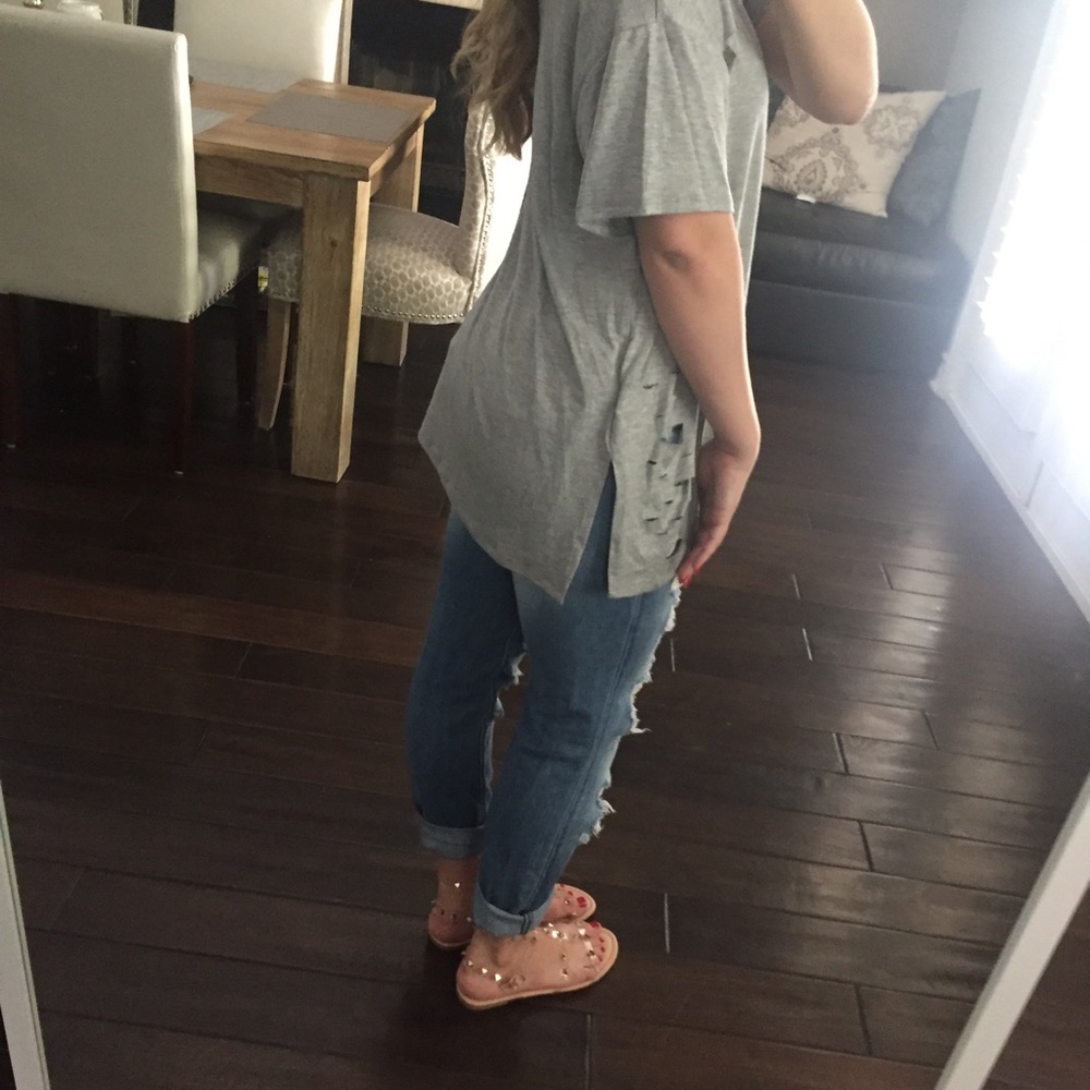LAST//Gray Tess Distressed T-Shirt - Picture 4 of 7