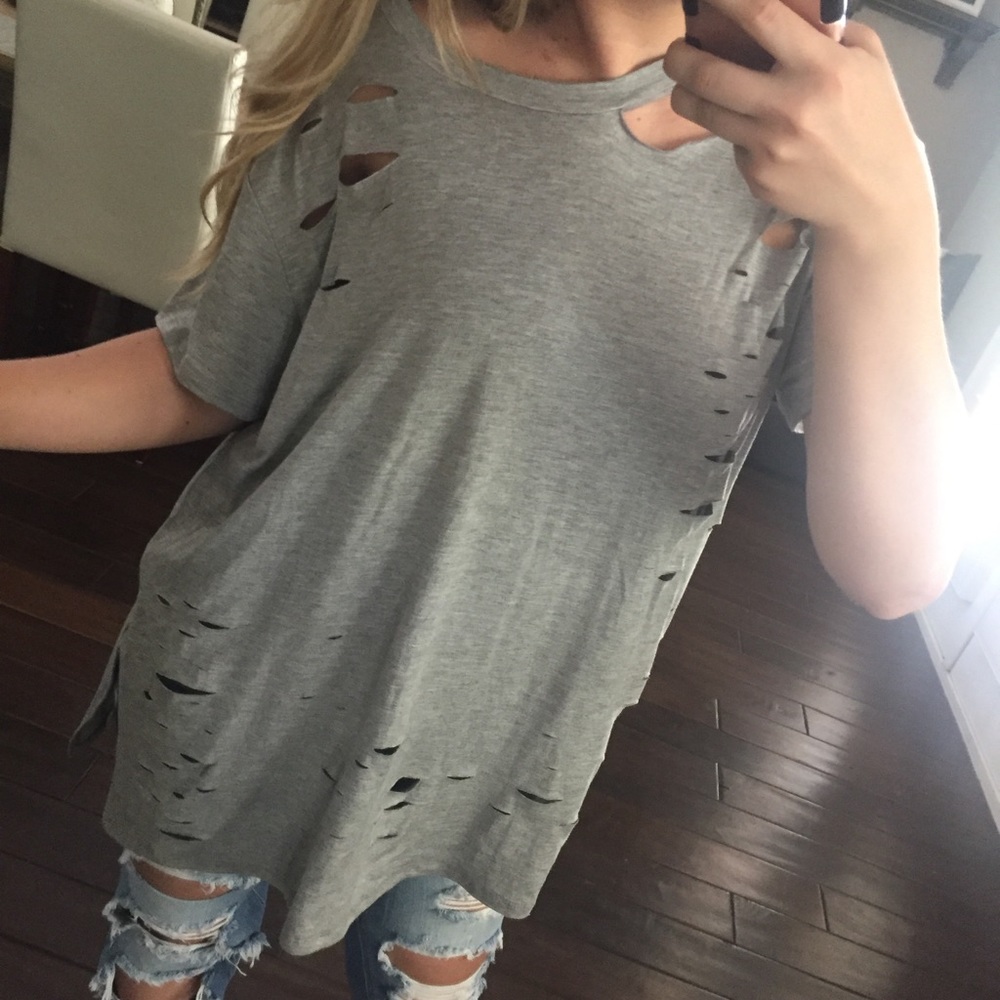 LAST//Gray Tess Distressed T-Shirt - Picture 5 of 7